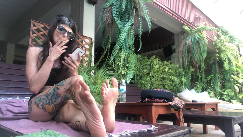 Smoking Fetish & Feet Outdors (Goddess Maya)