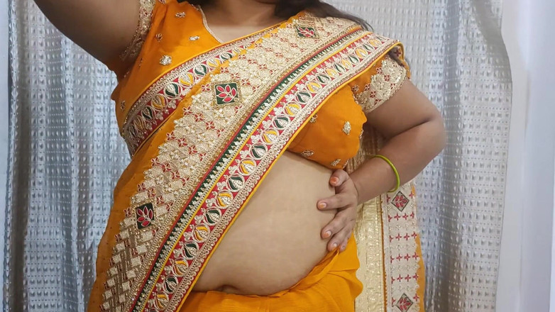 Catchybusty: मैंने अपनी भाभी की साड़ी उतार दी कृपया मजा लें