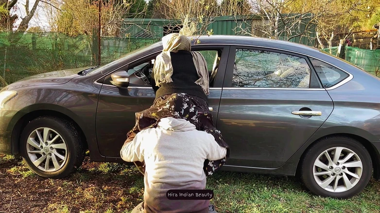 Hot 365 Entertainments: Hijab milf ao ar livre carro romance - beijo anal, rosto...
