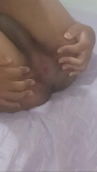 私の足はあなたのために開かれています