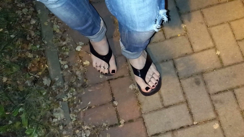 Heelex: Sexy Feet and Latex Flip Flops