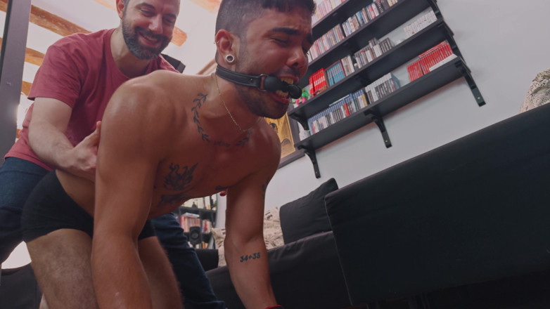 PSM Tickling Network: Pedro on All Fours