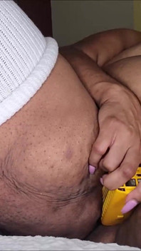 Giantess Fucks a Bus