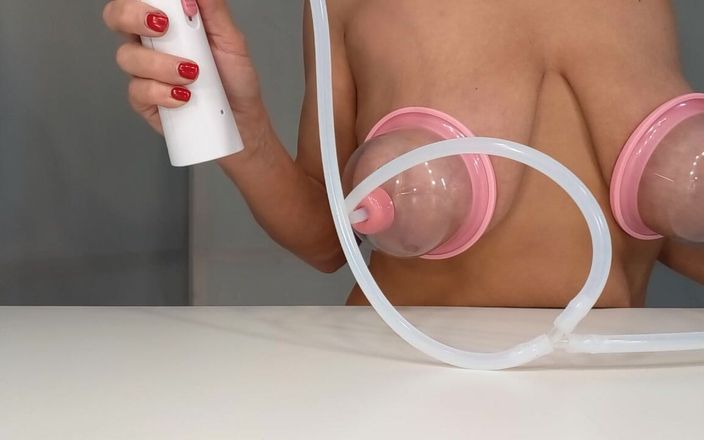 AnnaBUST: 내 큰 젖가슴을 위한 마사지사. 실험