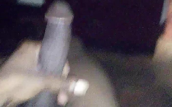 SweetDWillie456: 大黑屌人妖自慰