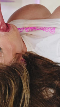 Kianna Dior Throat Goat