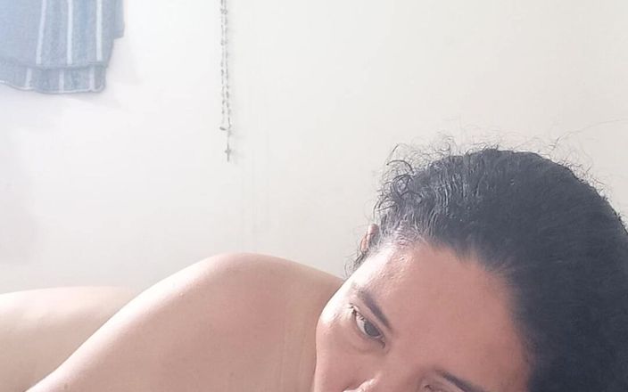 Valkyrieandluigy: Rijpe vrouw diep in de keel zuigend