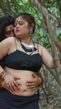 Mystic dan Female Devotee