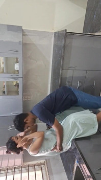 Hintli Bangali Evli Kadın Sert Ve Hızlı Romantik Seks Yapıyor