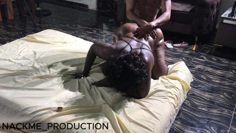NACKME_PRODUCTION: รถบัสเร็วในสาวสวยตัวใหญ่เหล่านี้