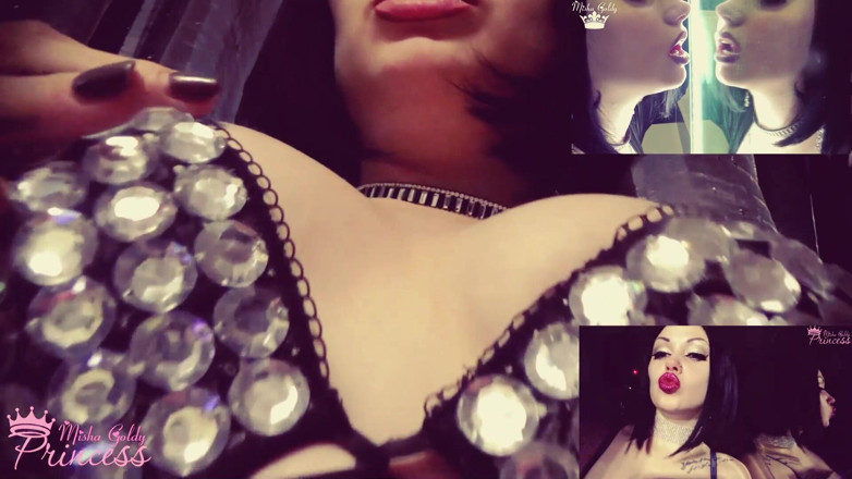 Goddess Misha Goldy: Fantasticamo sulle mie sexy grandi labbra rosa