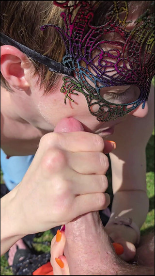 SexyGamerMomma: 야외에서 빠른 타격 작업!