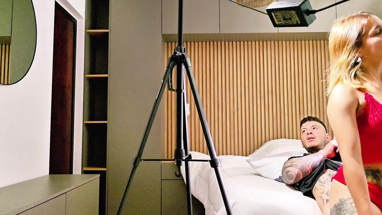 Young big apple: Indosso Lingerie Sexy E Faccio Sesso Con Mio Cognato Mentre...