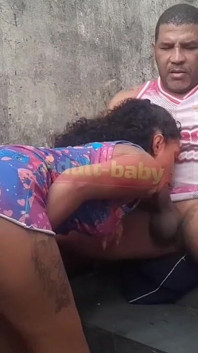 Sesso sulle scale con il mio patrigno 100% anale