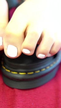 Who's a Fan of Oiled up Toes?