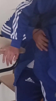 Gerçek arkadaşlar sınıf boşken böyle yapar. (bölüm 1)