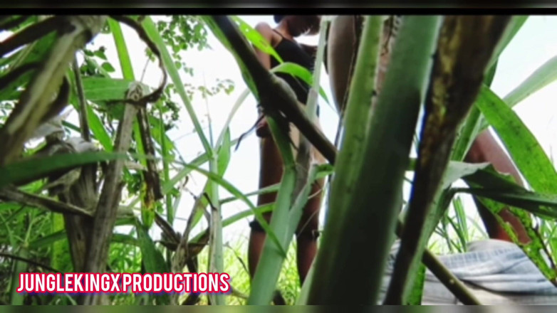 Junglekingxxx: Slender Girl in the Jungle