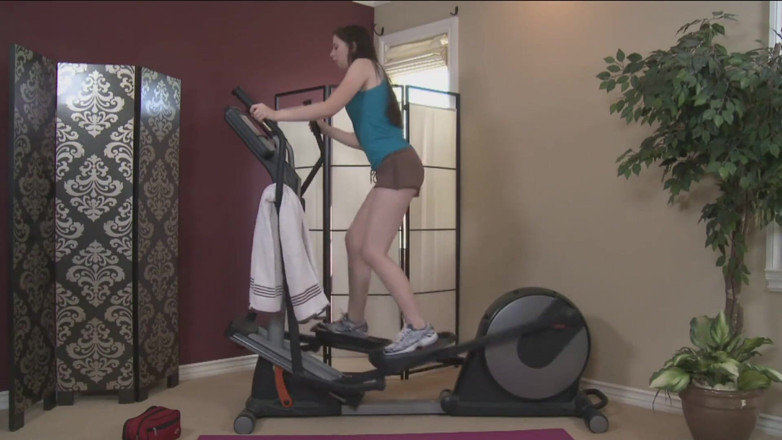 Toy Sluts: Cute teen masturbates after a workout