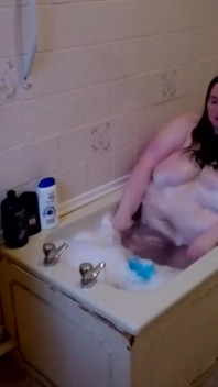 Sbbw intenta tomar un baño, puede ella encajar?