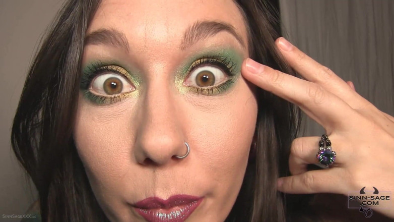 Sinn Sage: Keep Eye Cumtact menampilkan Sinn Sage