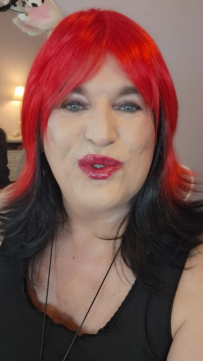Victoria Lecherri: Do You Like My Lips?