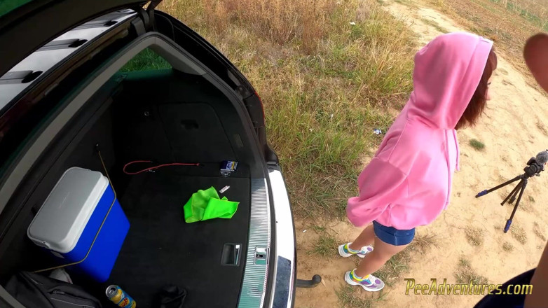 Pee Adventures: Kouření s plným močového měchýřem