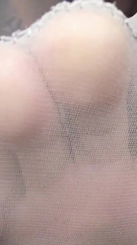 Ti Faccio Annusare E Leccare I Miei Piedi Sudati Tutto Il Giorno (parla Sporco)