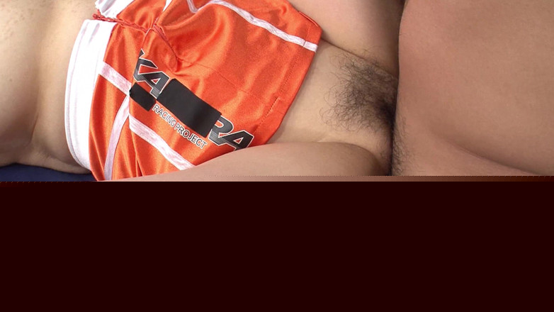 Magic Asian Pussy: 그녀는 카메라가 된 후 뜨거움으로 가득 차 있습니다.