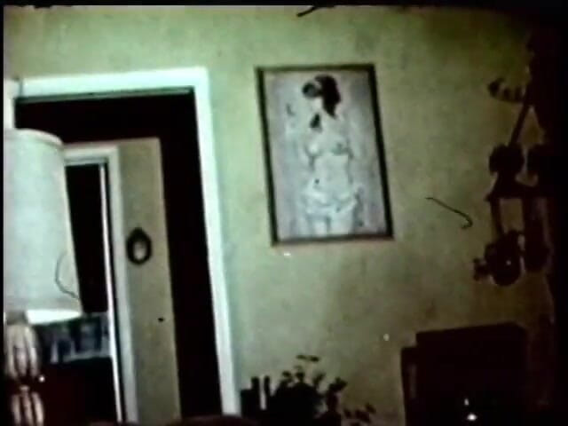 Old Good Porn: Słodka blondynka próbki cukierków sama się olejuje w łazience