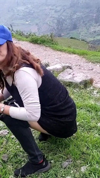 Kencing di gunung