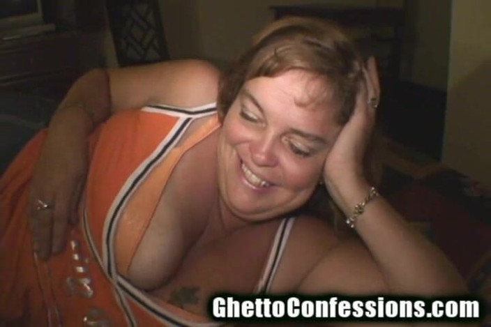 Ghetto Confessions: Storie di culo puttana tettona floppy succhia cazzo di sperma...
