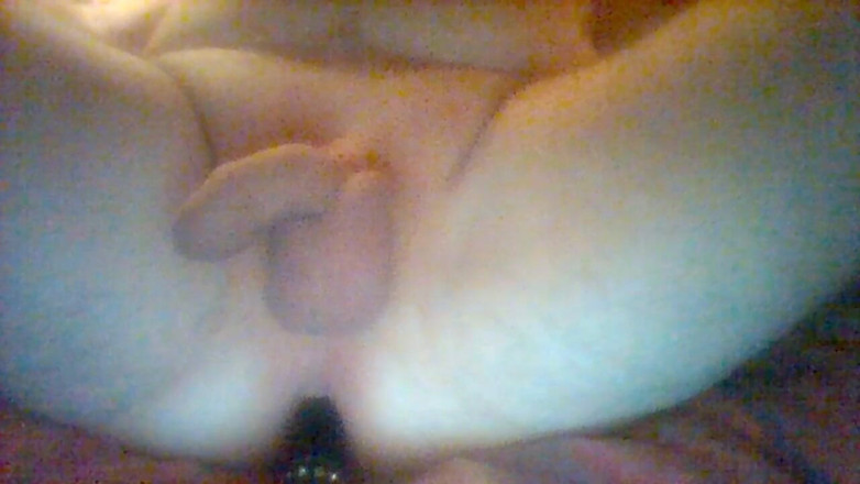 Pellefnatt: Masturbate my cock with dildo in ass
