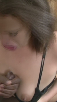 흑인 대물 자지 펠라 - 흑인 란제리를 입은 갈색 머리
