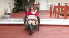 BBW nurse Vicki adventures with friends: Oh divertimento nel mio patio con i miei nuovi stivali...