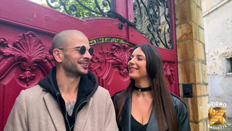 Porno Baguette: Vénus, nana sexy, adore se faire baiser toute la journée