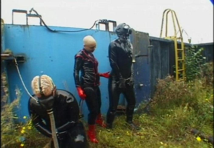 Absolute BDSM films - The original: Dominating gas mask man