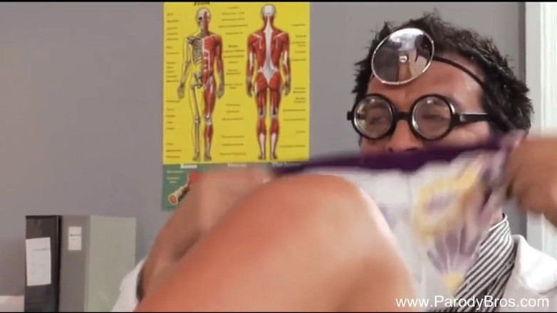 Parody Bros: Doktor memperdaya pesakit jalang blonde