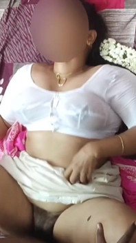 Soție indiancă sexy în sari cu bluză umedă sex dur