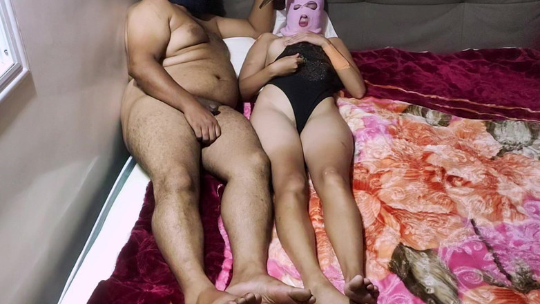 Arab teen: Sharmota si istri hot arab dengan pantat bahenol lagi asik...