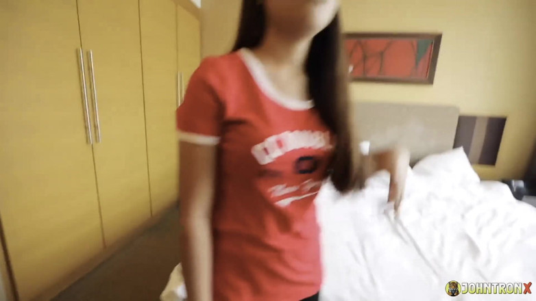 John Tron X: Johntronx - nena asiática joven y fumadora ama tanto el sexo...