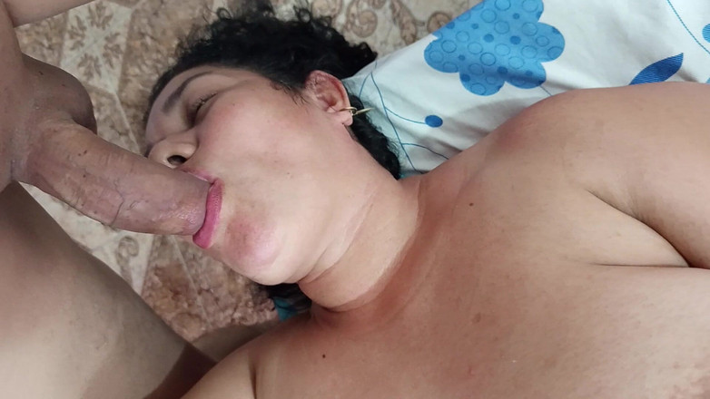 Valkyrieandluigy: Tetona chupando polla garganta profunda