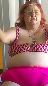 La Bella Infermiera Vicki Grande Si Esercita in Palestra Parte 1