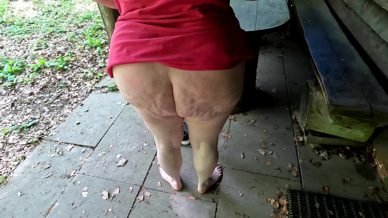 Bouncy Tits Action: Beating Breasts and Whipping Labia at Picnic