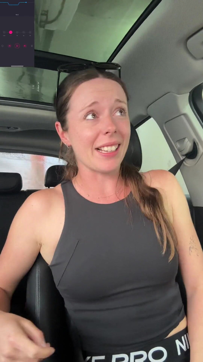 Nadia Foxx: Cewek sange ini lagi asik sampai orgasme di kamar mandi