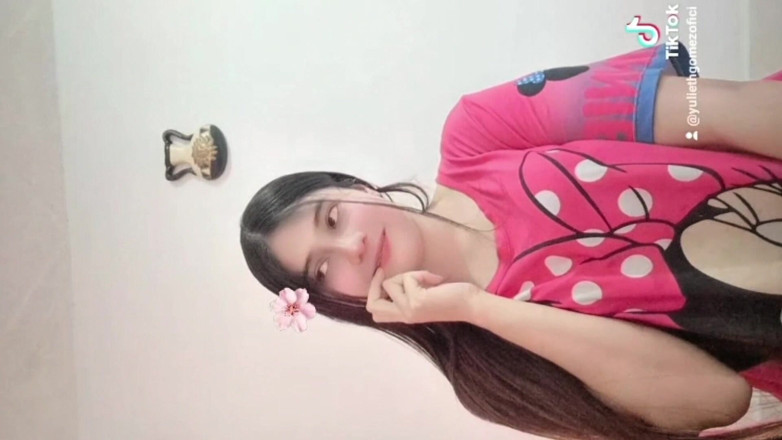 Yuli and tony: 의붓아빠의 구속되지 않은 열정으로 비명을 지르는 침실