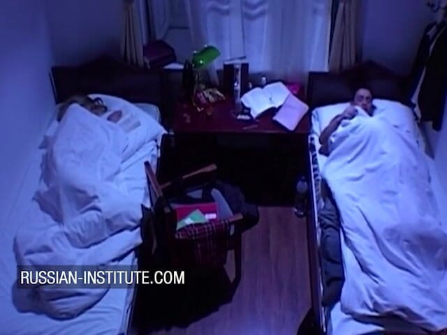 Russian Institute: Kathy Anderson dan Sharon Babe memuaskan seorang lelaki bertuah di...