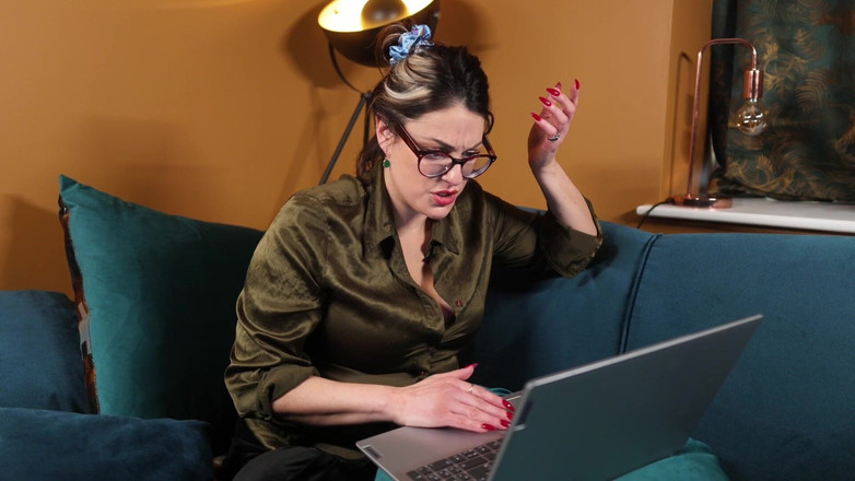 Countess diamond: Дружина знаходить твою історію браузера - збочене приниження