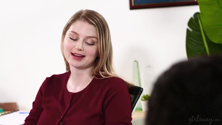 Girlsway: Girlsway - 커피숍 바람둥이 후 핫한 인종 간 가위를 점화하는 버니 콜비와 제자벨 베시르
