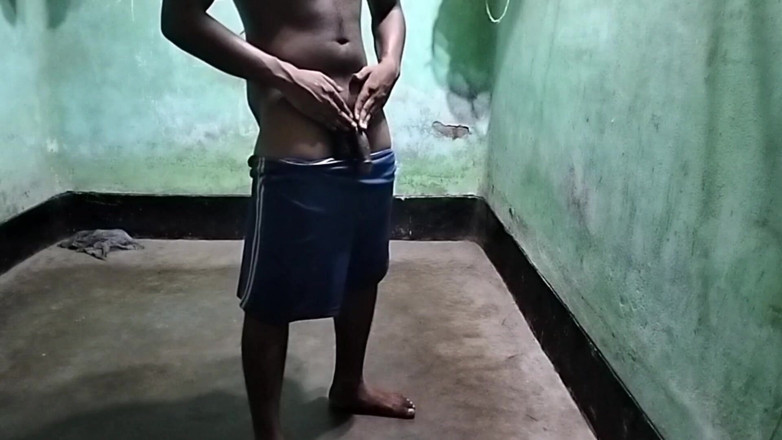 Desi Tits: Азиатский юный мужик мастурбирует член