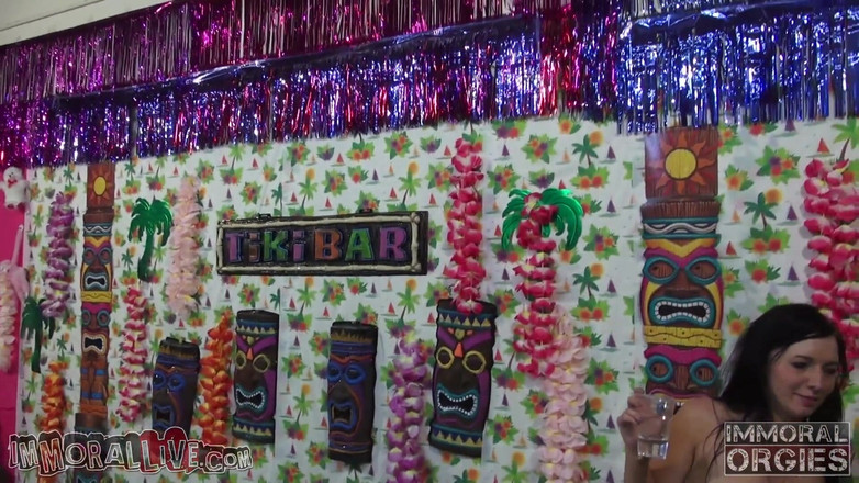 Immoral Live: Ashli Orion, Melissa Jacobs a Bennett se spojily na dívčí...